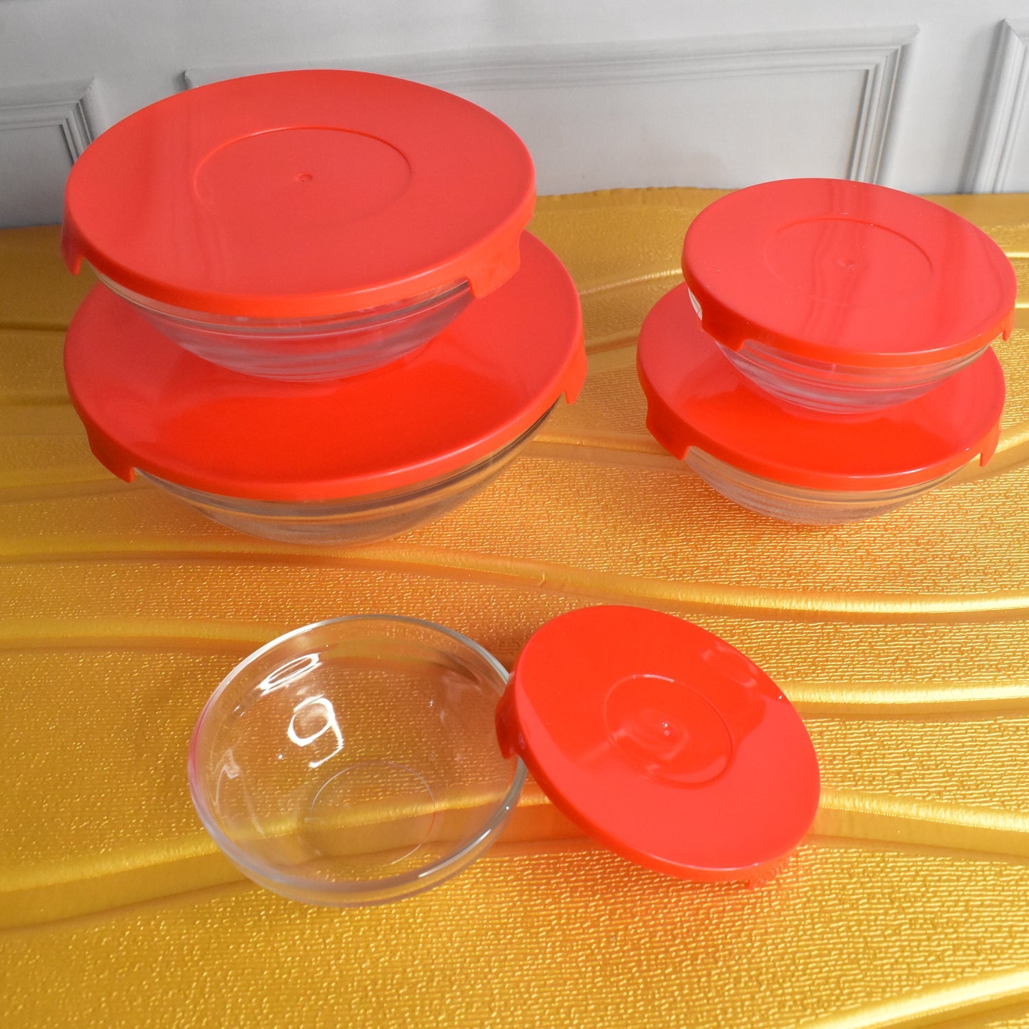 Modern Glass Bowl Set, Mixing / Storage Bowls with Red Lids (5 Pcs Set) Modern Glass Bowl Set, Mixing / Storage Bowls with Red Lids (5 Pcs Set)
